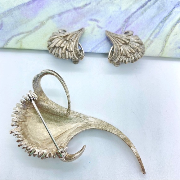 Silvertone Thistle Brooch & Clip On Earrings Set Vintage - Picture 8 of 8
